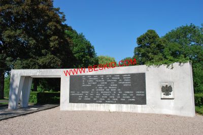4 - Mur commémoratif

