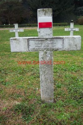 KROL Marcin
35 ans - Epouse Marguerite Emilie Bois
Né 03.05.1904 Majdan Sredni Lubelskie (PL)
Fils Albert & Prakseda Kinatz
Décès 31.01.1940 Saint-Etienne (42)
21ème Compagnie
131ème Dépôt Infanterie
Soldat matricule 1126
Naturalisé 03.12.1936 décret 12829-36
Domicile cité St-Eloi n°17 - métallurgiste
Provenance St-Etienne (42)
Inhumation 21.10.1958 - PV 29.37
Carré A - Rang 18 - Tombe 28
MORT POUR LA FRANCE (19.04.1944 n°34)
Copyright Frania
