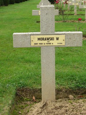 MORAWSKI Waclaw Kazimierz
- 25 ans -
Né 22.09.1918 Odrzechowa Sanok
Décès 11.08.1944 
1ère Division Blindée Polonaise
Lieutenant
Matricule 05041 
2ème Régiment Artillerie Motorisée
Tombe 1 - Carré I - Rang B
copyright photo Piotr Packowski
copyright Frania
